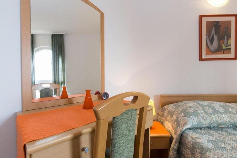 Marija F2 Apartment Krk Town Exterior photo