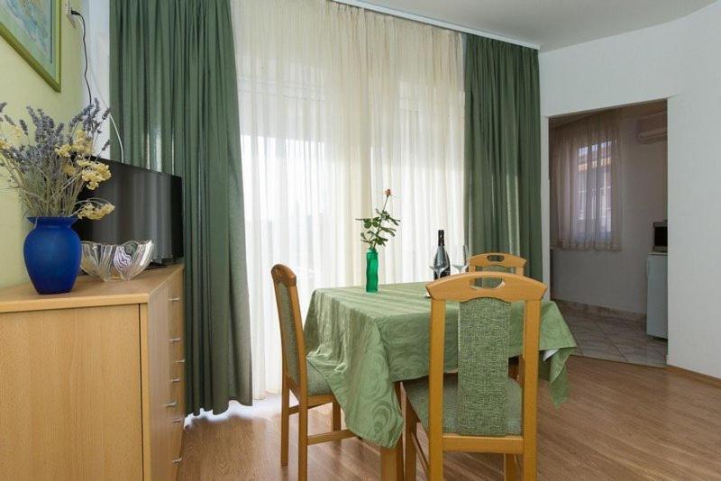 Marija F2 Apartment Krk Town Exterior photo